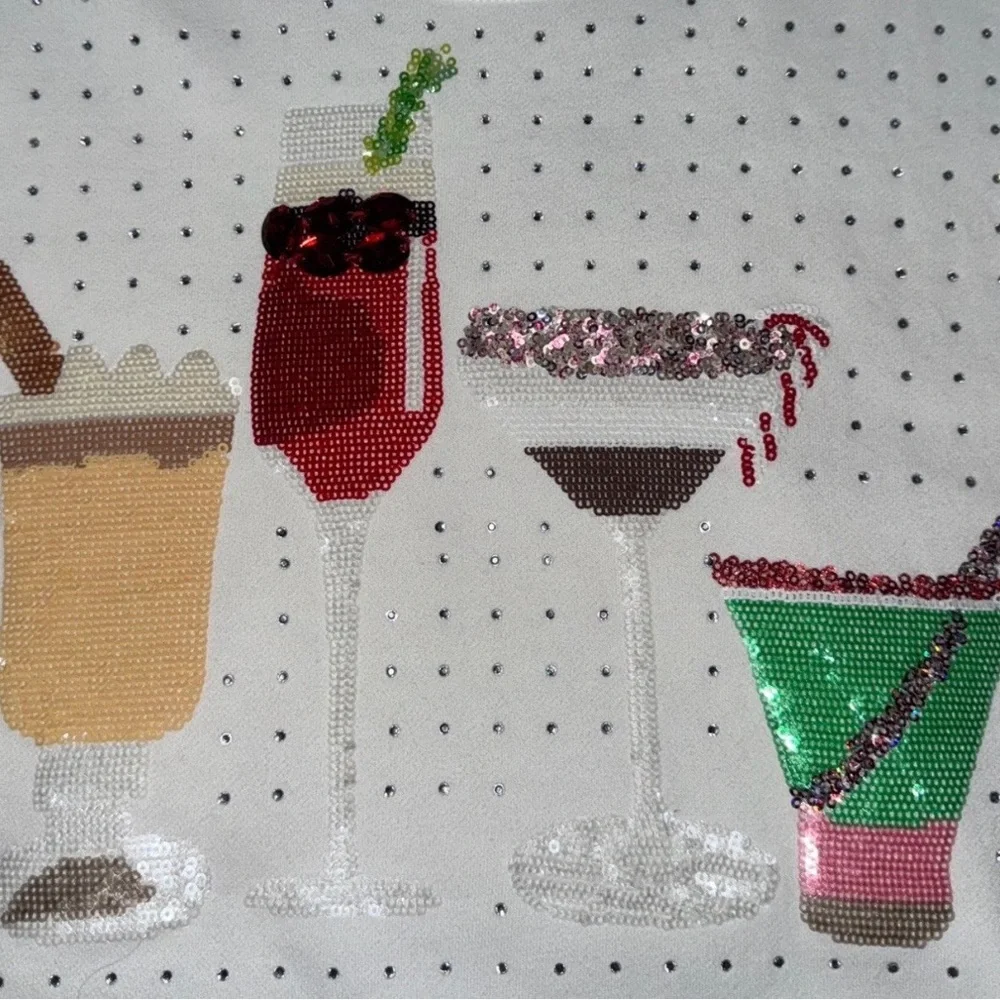 🍸🍹Queen Of Sparkles L Holiday Cocktails Sequin & Rhinestones Sweatshirt EUC - Picture 6 of 10